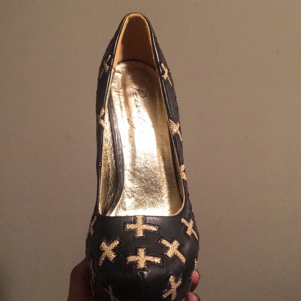 Heels - Picture 3 of 4